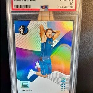 Luka Dončić Rookie Card PSA 10 #172 Panini